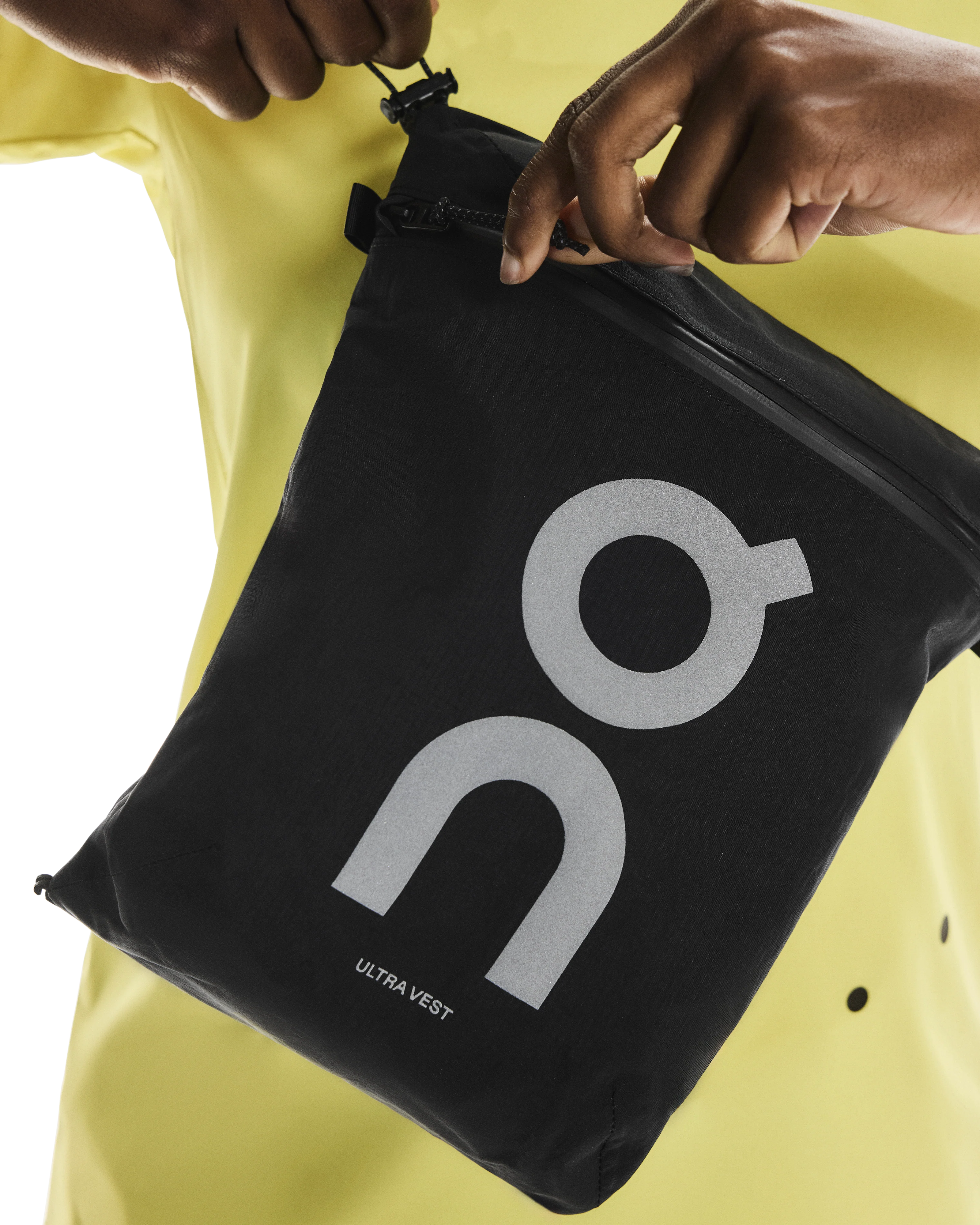 On Ultra Vest Pro Unisex - Black - Image 8